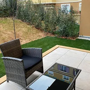 Deux Pieces Moderne Et Chaleureux Apartment